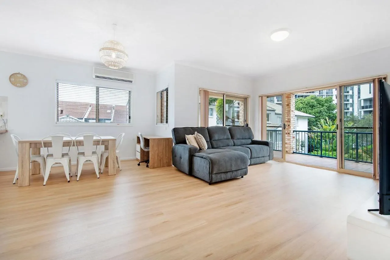 Southport Spacious Three Bedroom Getaway - Coasthm Gold Coast Australia
