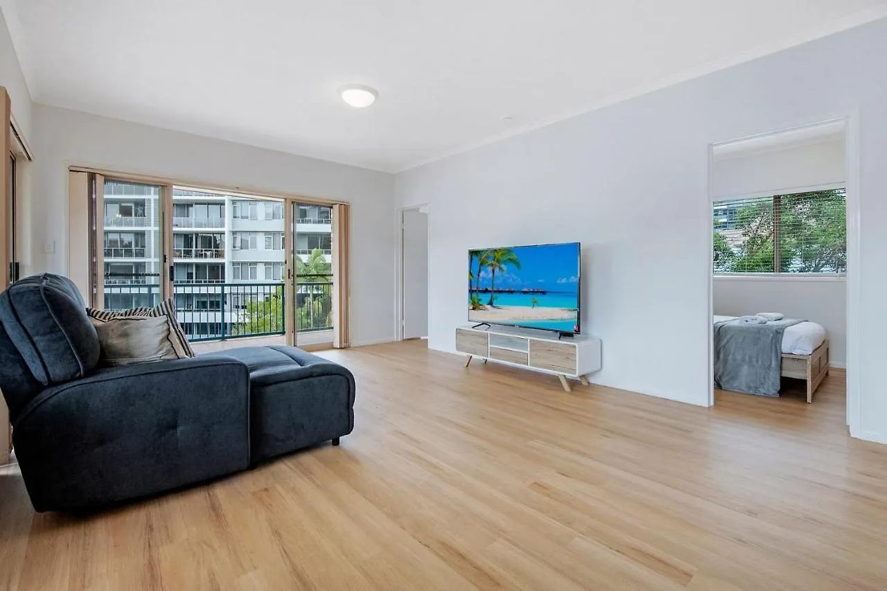 Southport Spacious Three Bedroom Getaway - Coasthm Gold Coast 0*,  Australia