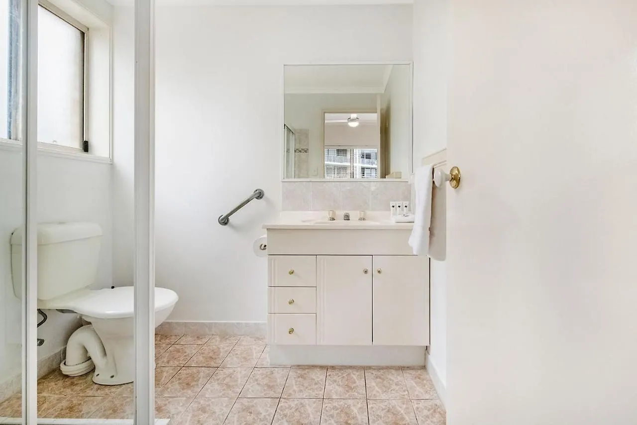 Apartment Southport Spacious Three Bedroom Getaway - Coasthm Gold Coast Australia